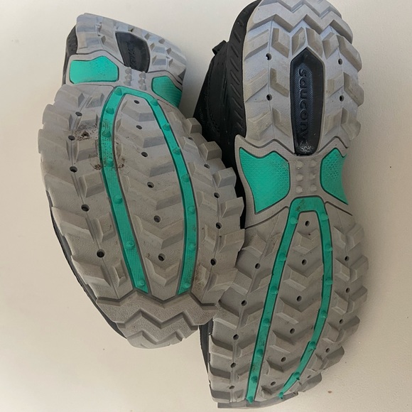 Saucony Shoes - Saucony women Gore-Tex gym shoes